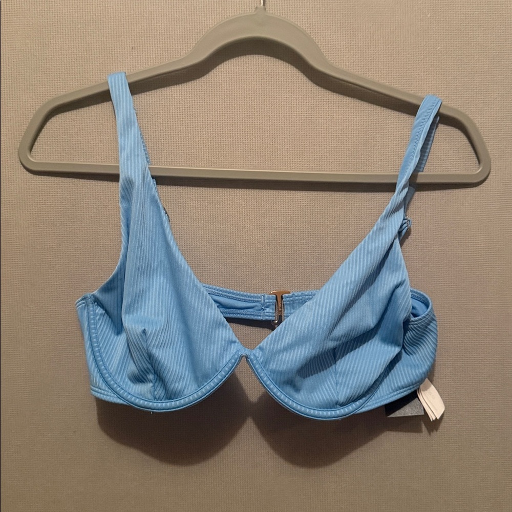 NWT Hollister Blue High Apex Ribbed Underwire Bikini Top Size Large - Picture 2 of 5